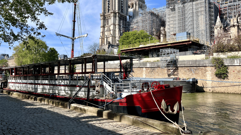 L’Équité : la Seine en toile de fond